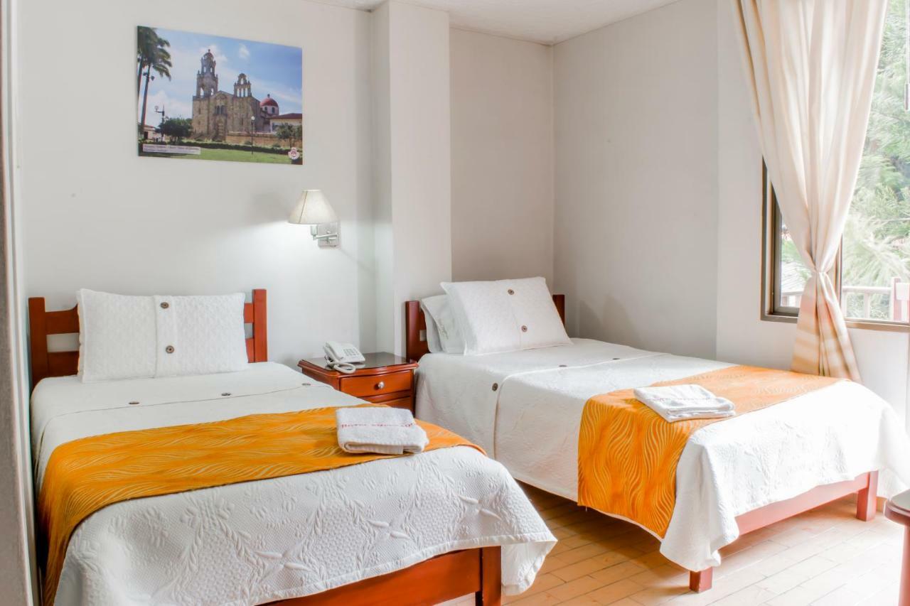 Hotel Emperador Barbosa  Room photo